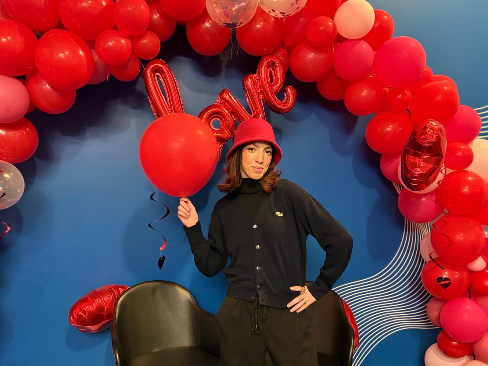 Étudiante lors de la soirée Saint-Valentin organisée par le BDE sur le campus Ionis-STM